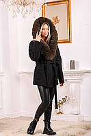 Модное женское пальто с меховым капюшоном