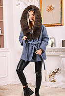 Джинсовое женское пальто с меховым капюшоном