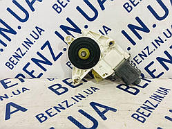 Електромотор заднього лівого склопідіймача Mercedes W164, X164 A2518200108