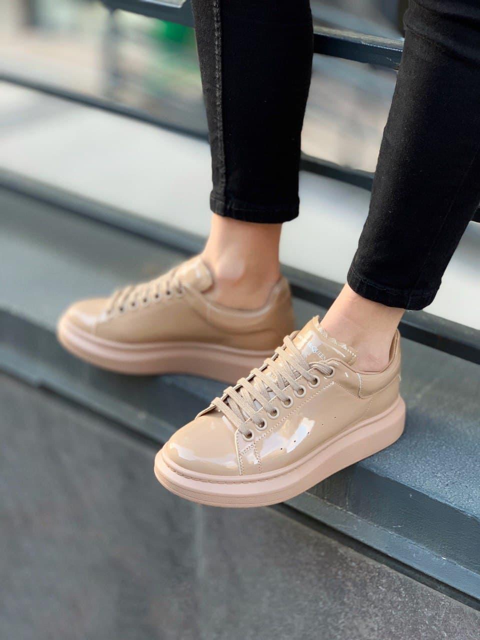 Кросівки жіночі бежеві Alexander McQueen Patent Beige (03496)