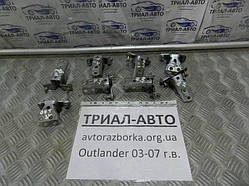 Петля двері передньої правої Mitsubishi Outlander 2003-2007 5702A006 (Арт.8570)