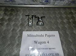 Петля дверей задньої правої Mitsubishi Pajero Wagon 2007-2013 MR964925 (Арт.10139)