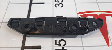 1084181-00-L Кронштейн передній бампер/крило лівий Tesla Model 3 (108418100E)