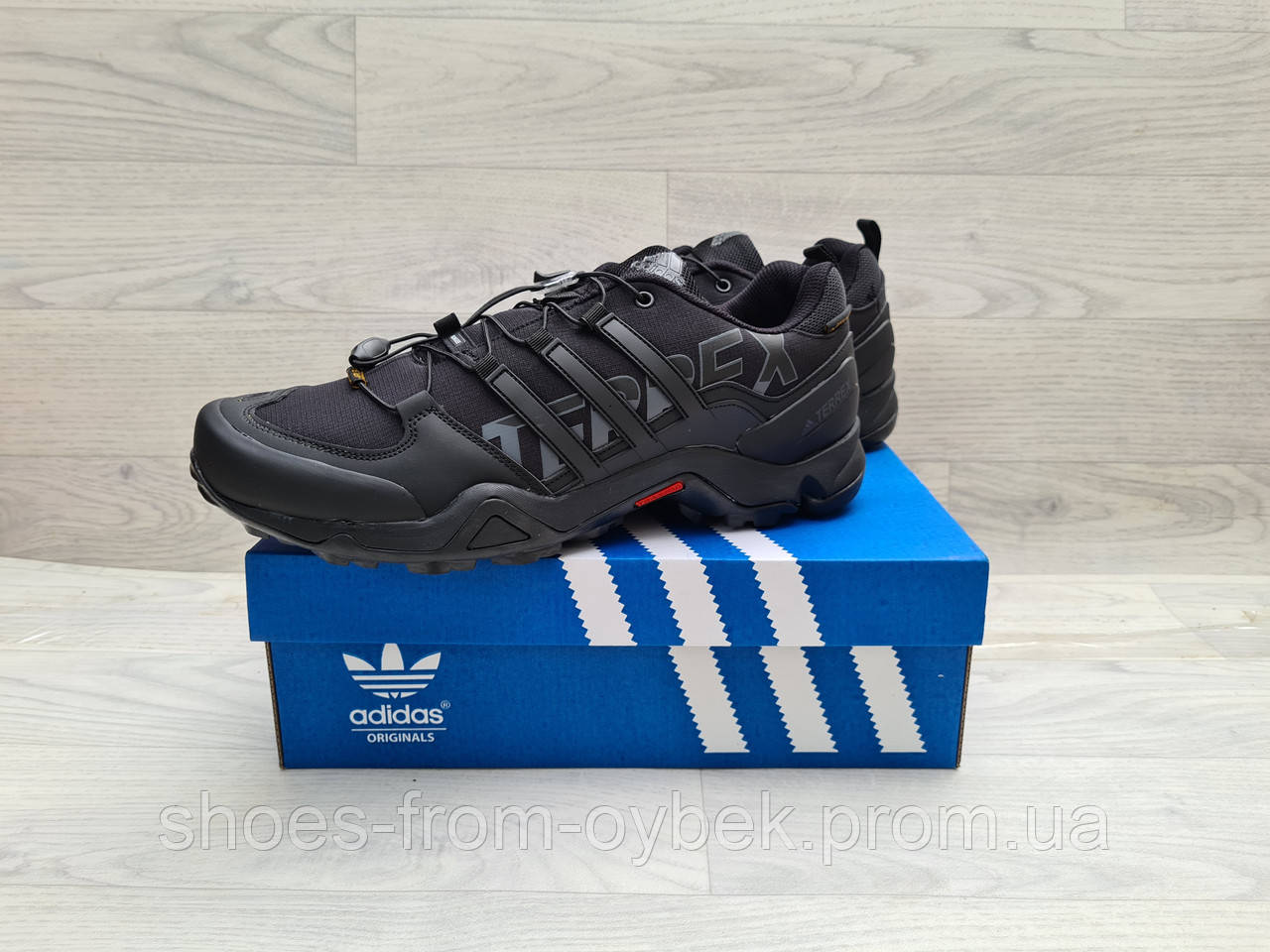 Мужские кроссовки Adidas черные водоотталкивающие - фото 2 - id-p1454980606