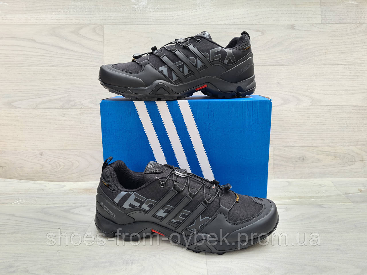 Мужские кроссовки Adidas черные водоотталкивающие - фото 1 - id-p1454980606