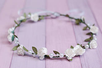 Вінок на голову білий з квітами трояндами і намистинами 422 Об