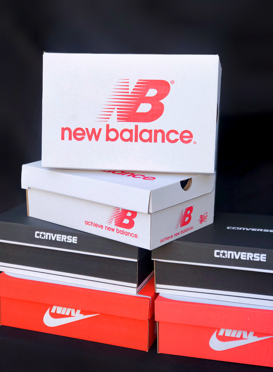 New balance коробка. Коробка New Balance. Коробки Nike. New Balance в коробке. Коробка для обуви New Balance.