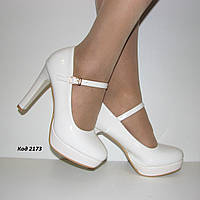 Нарядні білі жіночі туфлі на стійкому каблуці з ремінцем розмір 40