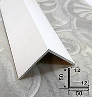 Куточок білий алюмінієвий 50х50х1,2 равнополочний рівносторонній 3,0 м Білосніжний (наружн.сторона)