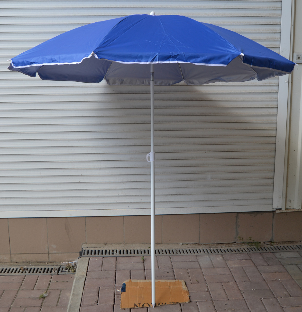 Зонт круглый (1.8м) с серебряным напылением, наклон, пластиковая спица - фото 2 - id-p1456075564