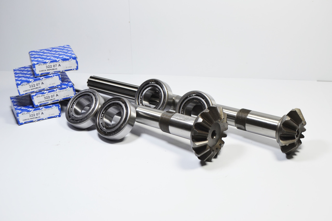 Вал вертикальний переднього моста МТЗ 52-2308063 Піввісь 52-2308065 (Комплект) + 4 підшипника ZVL, фото 1