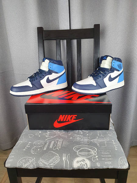 Nike Air Jordan 1 Retro High OG Obsidian 1