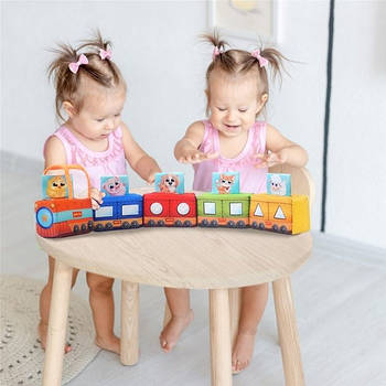 Розвиваюча іграшка для малюків "Паровозик"