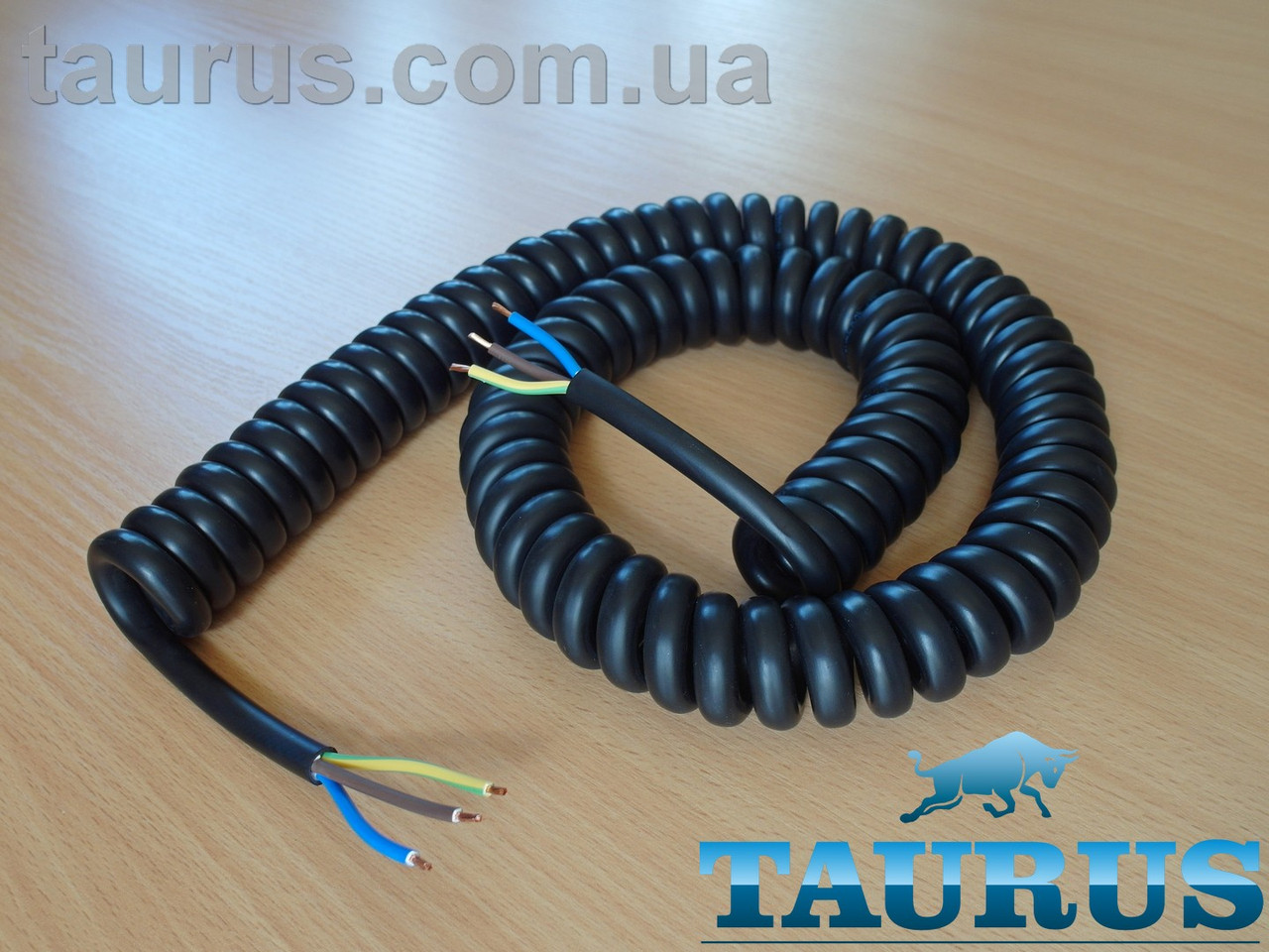 Кабель спіральний чорний ThermoPulse Power Black 3х1.5; Довжина від 0,8 до 5 м. Потужність до 3500W. Мідь