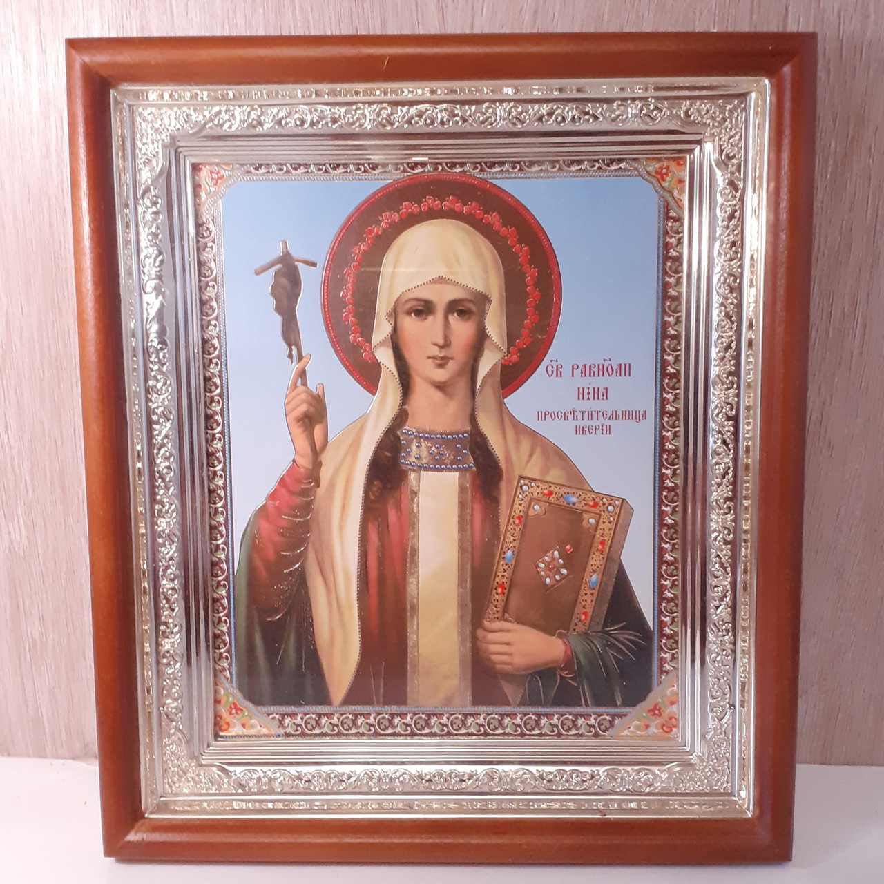 Ікона Ніна свята рівноапостольна, лик 15х18 см, у світлому прямому дерев'яному кіоті
