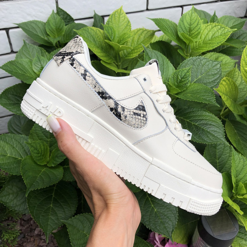 Кросівки жіночі Nike Air Force шкіряні стильні молодіжні повсякденні бежеві