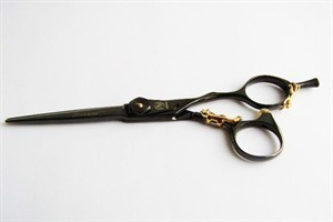 09 KITTY BLACK 5,5`` Ножиці перукарські прямі для стрижки SUNTACHI