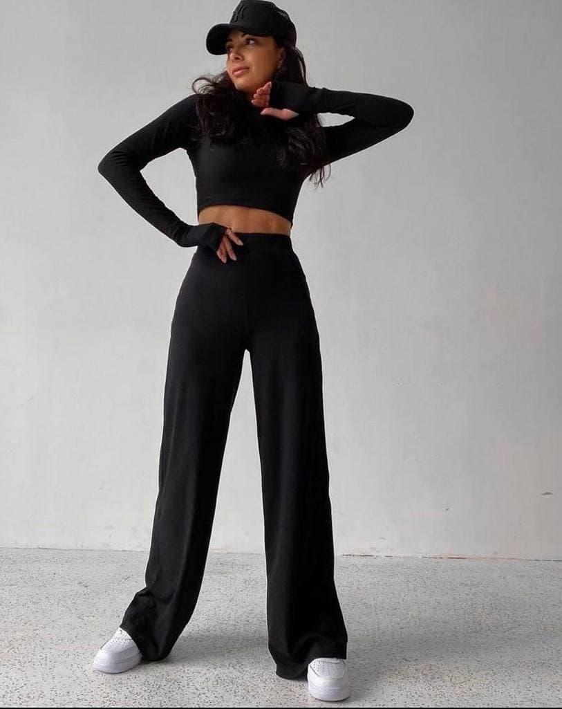 Костюм жіночий вільні штани кльош і топ укорочений із рукавами