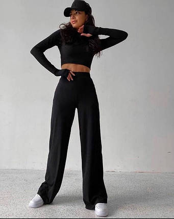 Костюм жіночий вільні штани кльош і топ укорочений із рукавами, фото 1