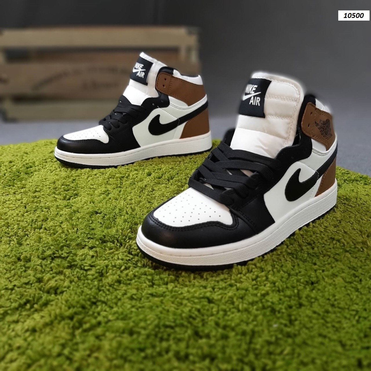 Мужские кроссовки Nike Air Jordan высокие Белые с чёрным и коричневым