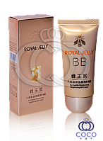 BB-крем для лица Royal Jelly Six Peptide Moisturizing Brightening BB Cream с маточным молочком и пептидами