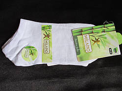 Короткі шкарпетки білого кольору жіночі