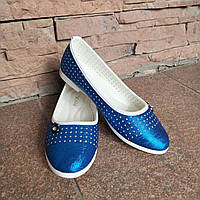 Балетки сині яскраві дірочками брошка-яблучко