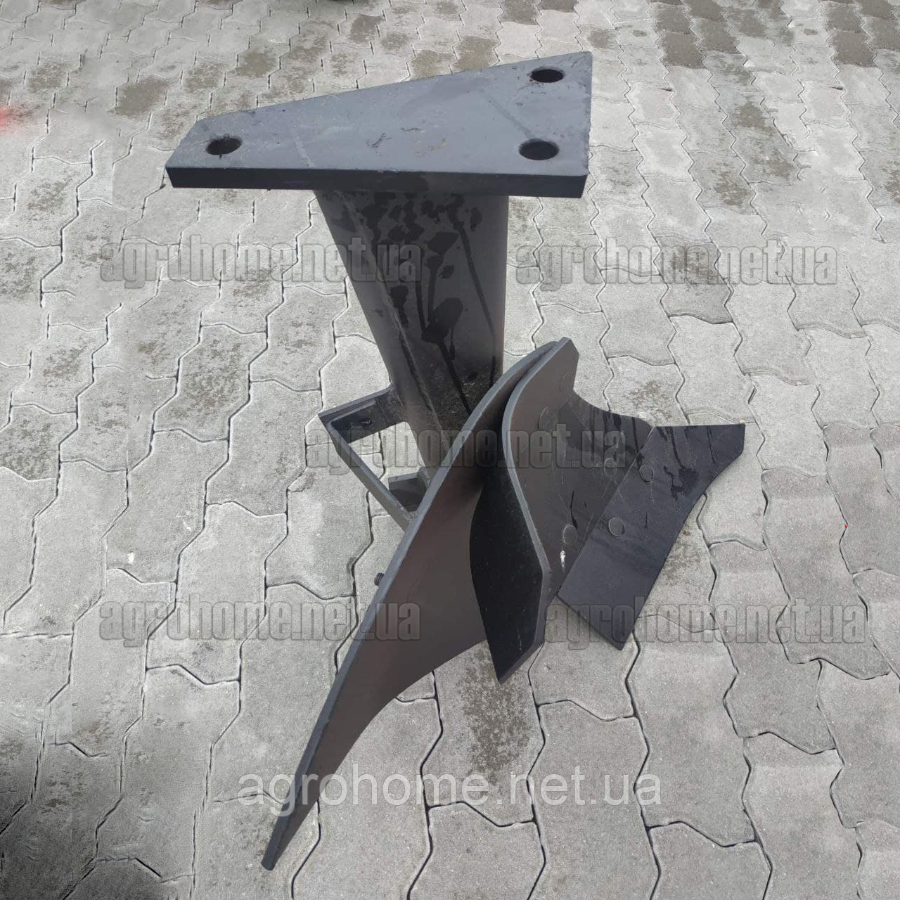 Корпус 25 польського плуга ПЛН BOMET Бомет (стійка, відвал в зборі), фото 1