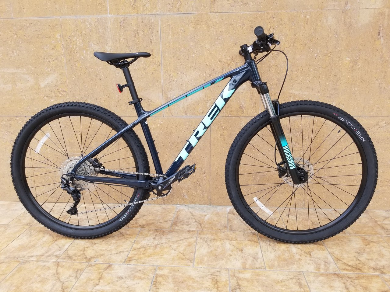 Велосипед Trek MARLIN 7 WSD M 29 BL-GN темно-синій (17.5")