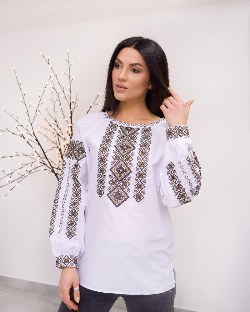 Вишиванка жіноча з геометричним орнаментом