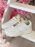 Nike женские демисезонные белые кроссовки на шнурках. Весенние женские кожаные кроссы