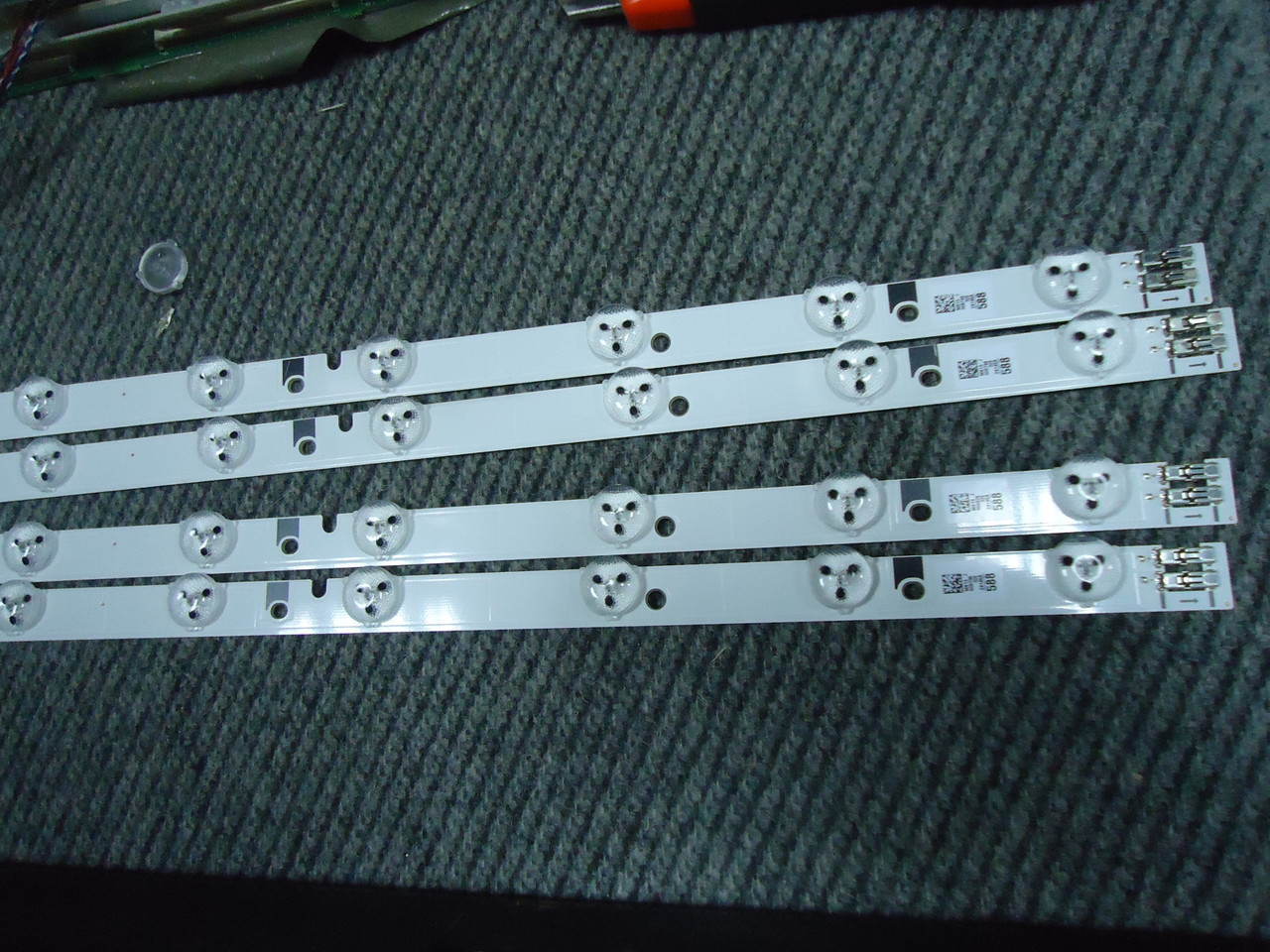 Підсвітка телевізора 32F-3535LED-40EA D1GE-320SC1-R3 для матриці Samsung LTJ320HN07-L, фото 1