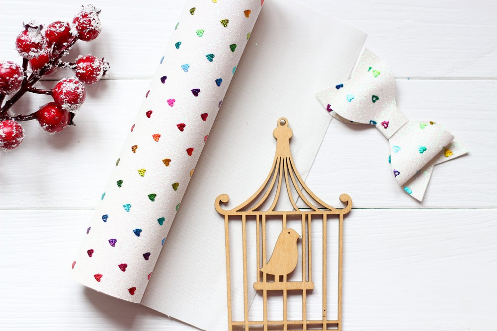 Кожзам глитерный з серцями Білий, фото 1