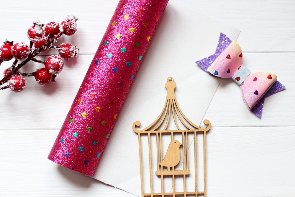 Кожзам глитерный з серцями Малиновий, фото 1