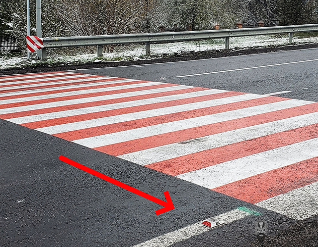 Автономный Дорожный LED маячок PWL820 с солнечной панелью