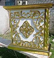 Подставка из дерева с золочением резьбы под выносную храмовую икону