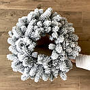 Вінок новорічний різдвяний Premium з литої хвої d-55 см засніжений, фото 3