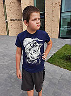 Детская и подростковая футболка для мальчика с светящимся в темноте рисунком.