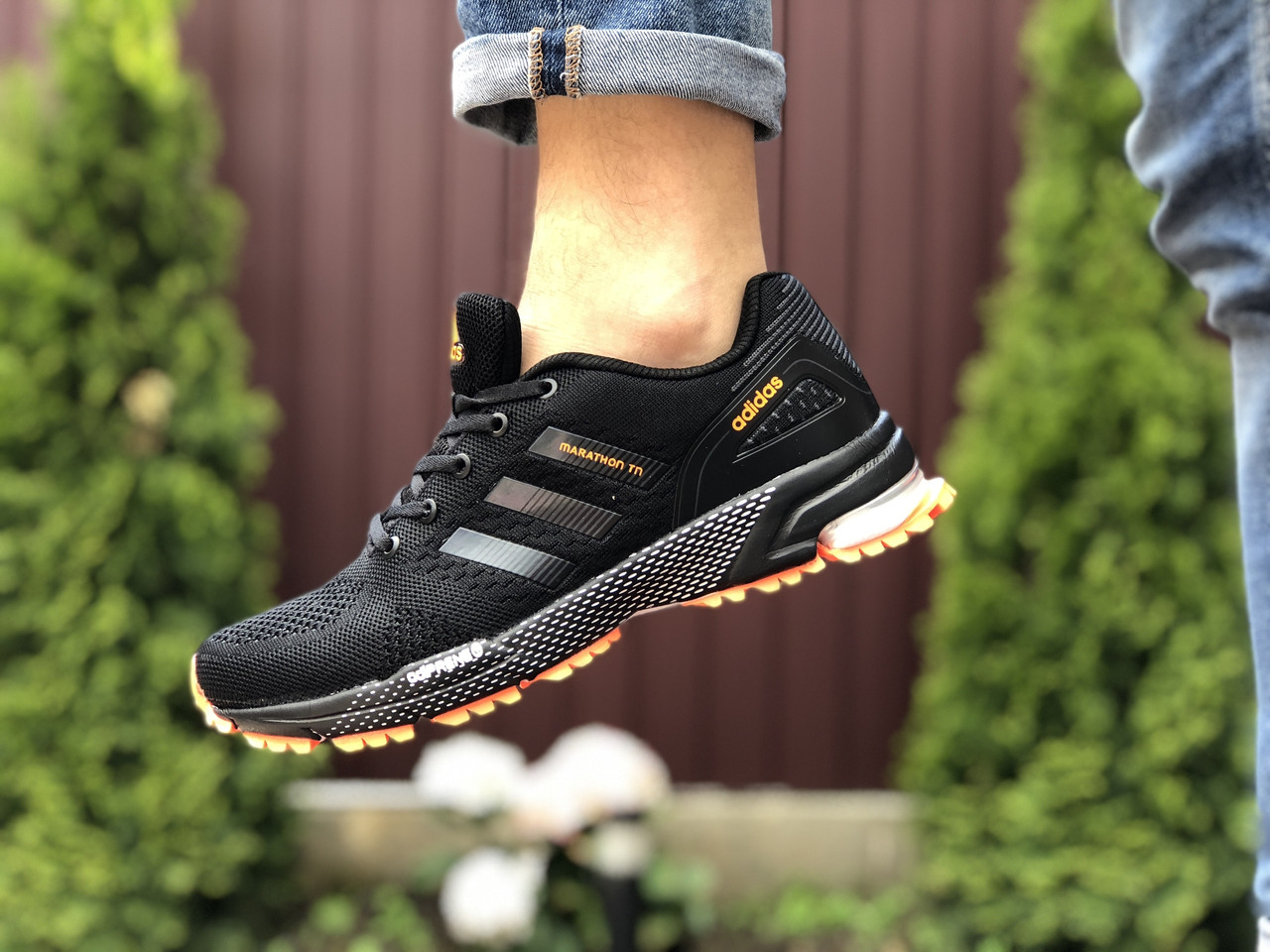 Чоловічі кросівки Adidas Marathon чорні з помаранчевим 44