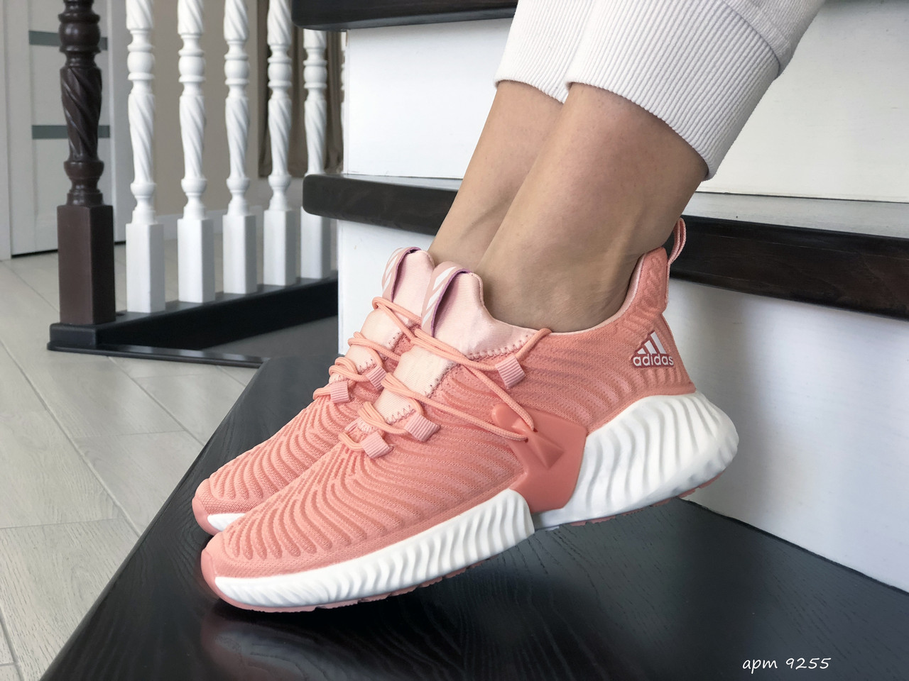Жіночі демісезонні кросівки Adidas alphabounce instinct пудра 36, фото 1