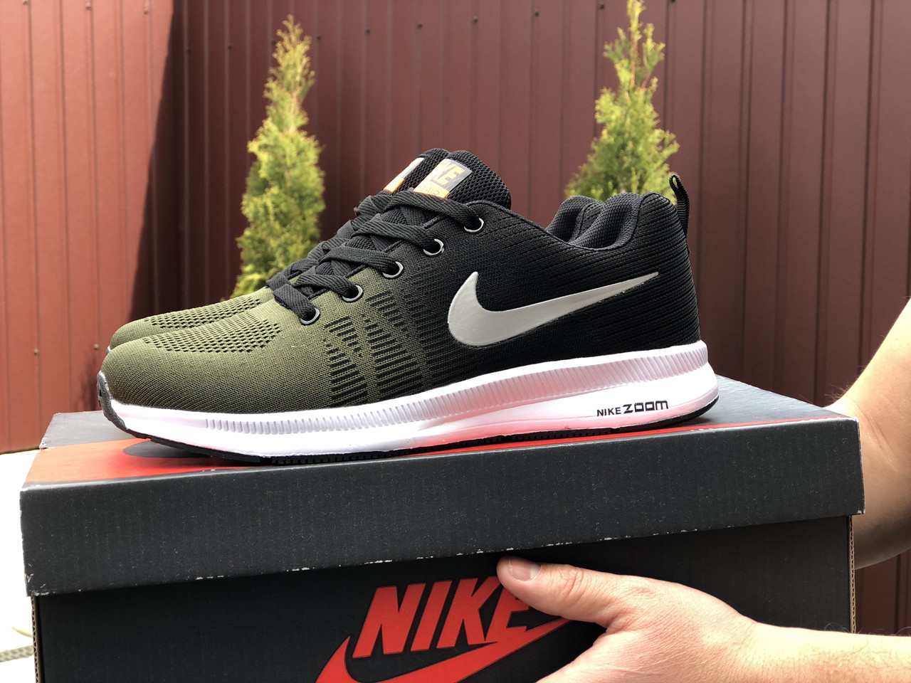 Чоловічі демісезонні кросівки Nike Zoom темно-зелений з чорним \ білі 42