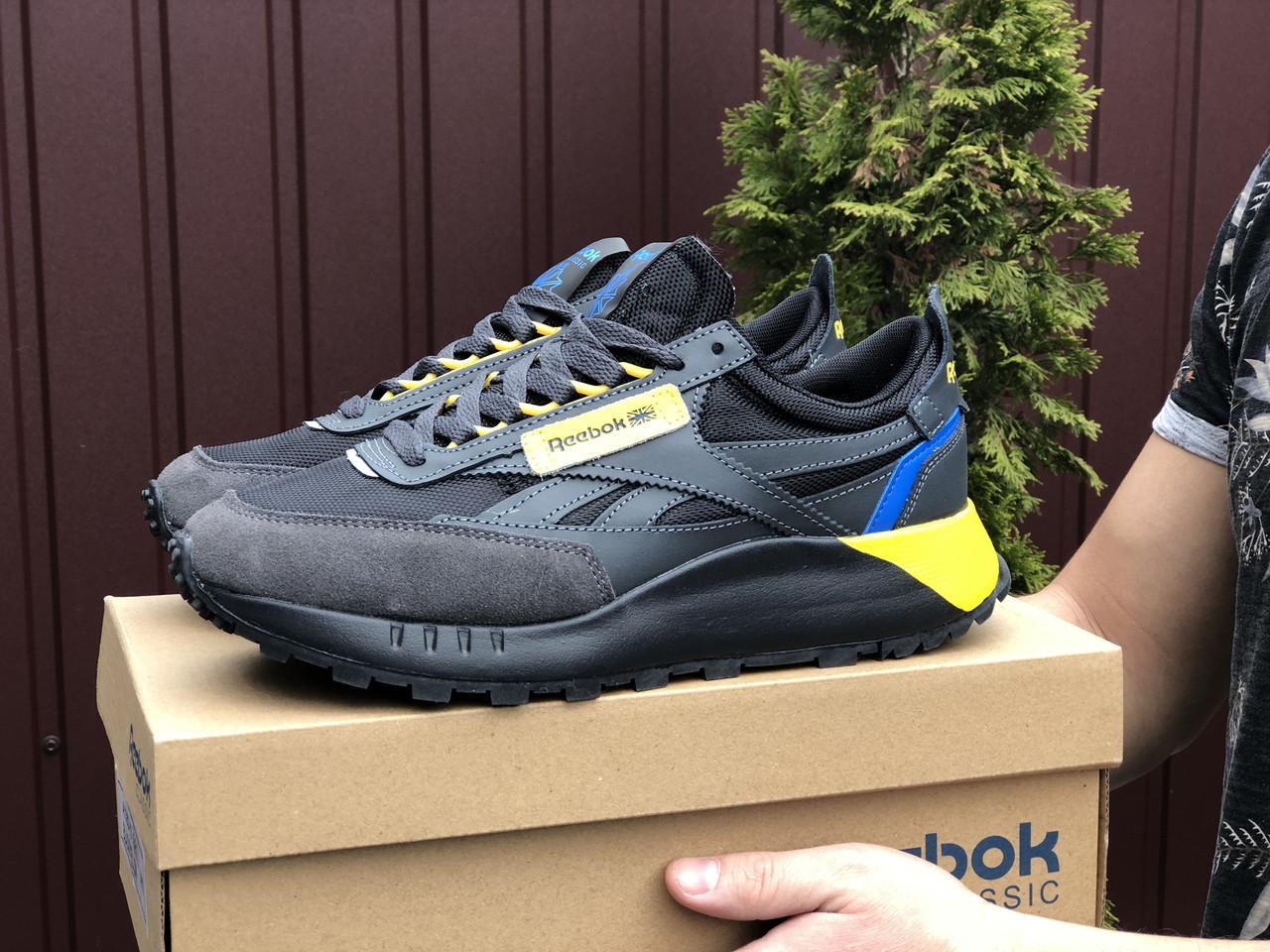 Кросівки чоловічі REEBOK чорні з сірим \ жовті 43