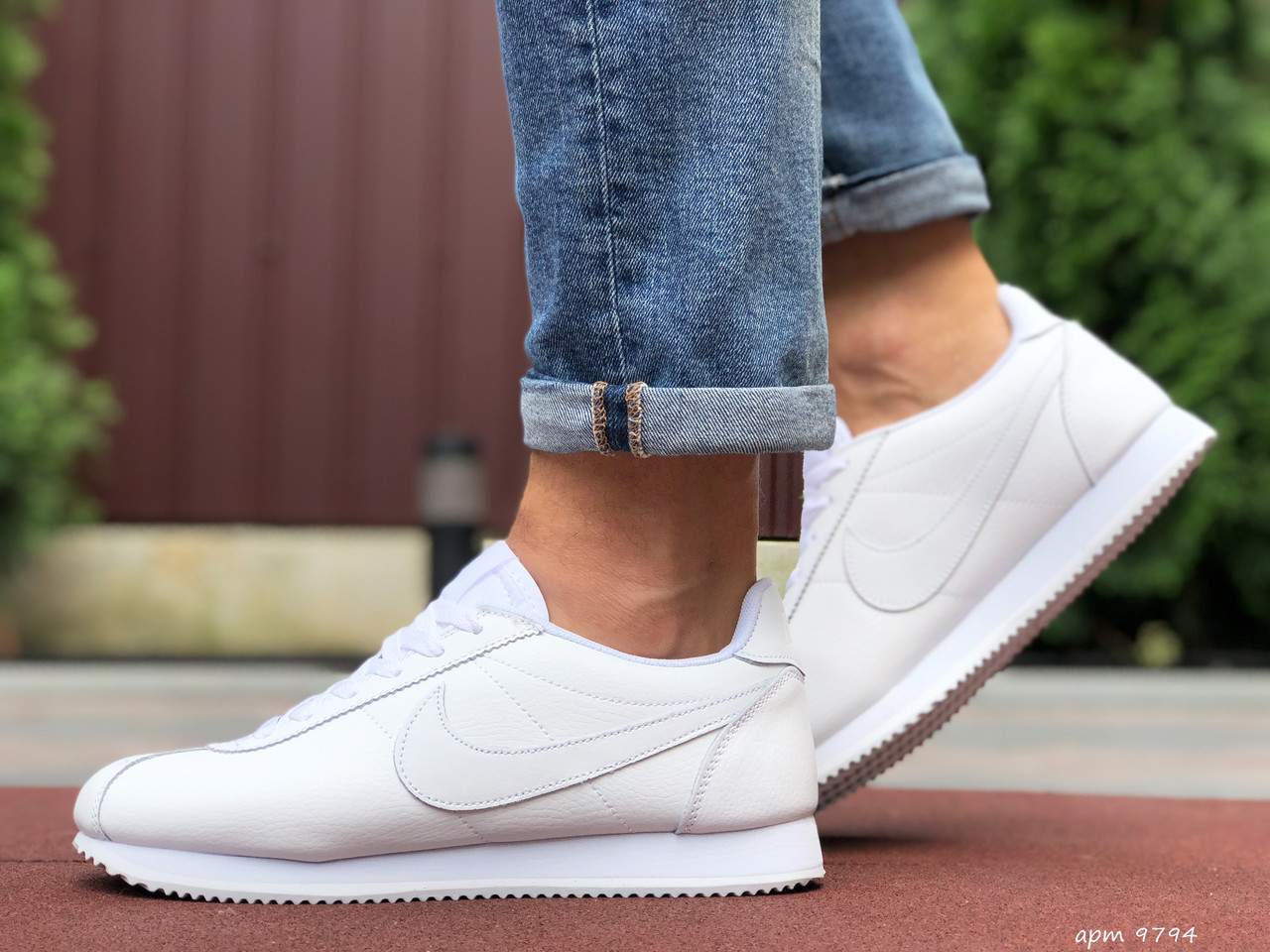 Чоловічі демісезонні кросівки Nike Cortez білі 43