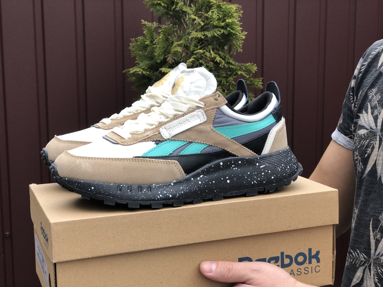 Кросівки чоловічі REEBOK коричневі з чорним 44
