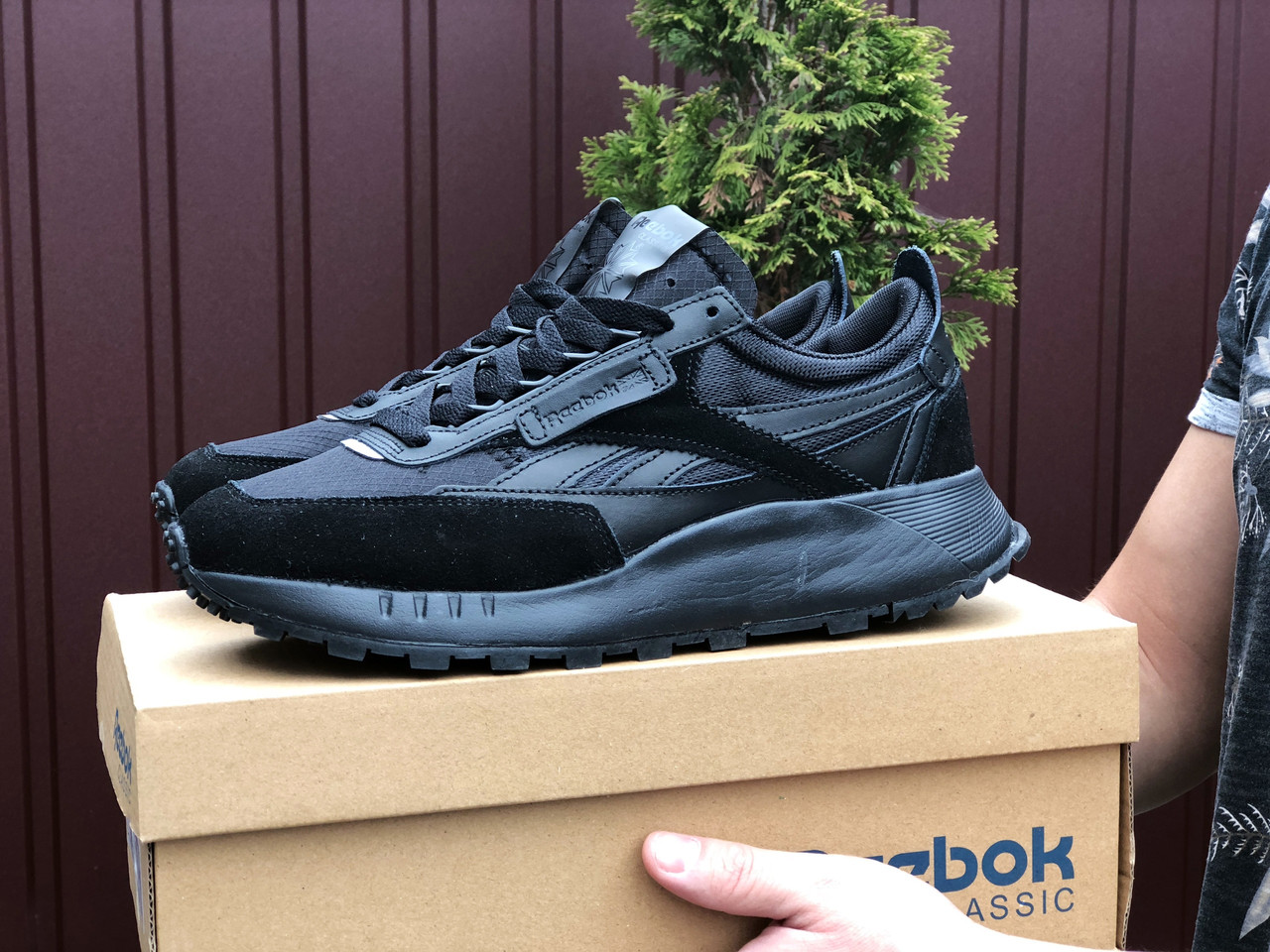 Кросівки чоловічі REEBOK чорні 43