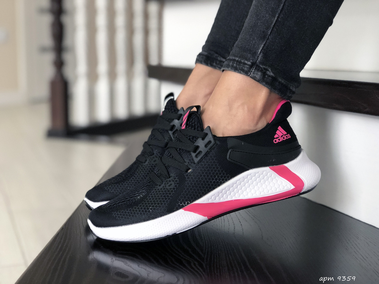 Жіночі кросівки Adidas чорно білі \ рожеві 36, фото 1