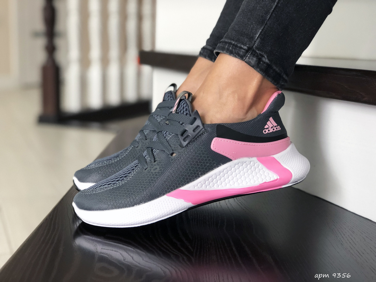 Жіночі кросівки Adidas сірі з білим \ рожевим 36