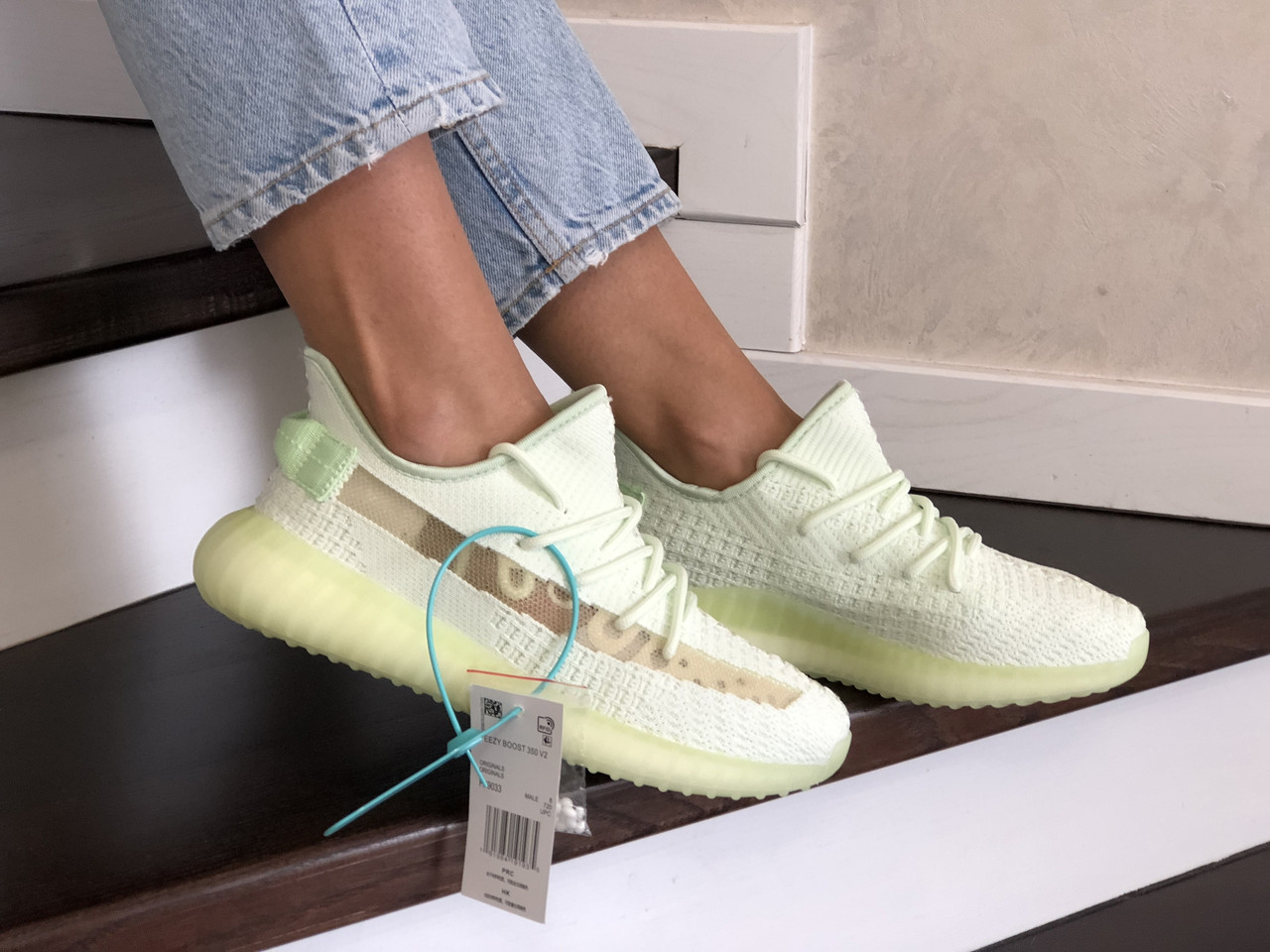 Кросівки Adidas Yeezy Boost 350 v2. салатові [36 - 40] р.(36-23см), фото 1