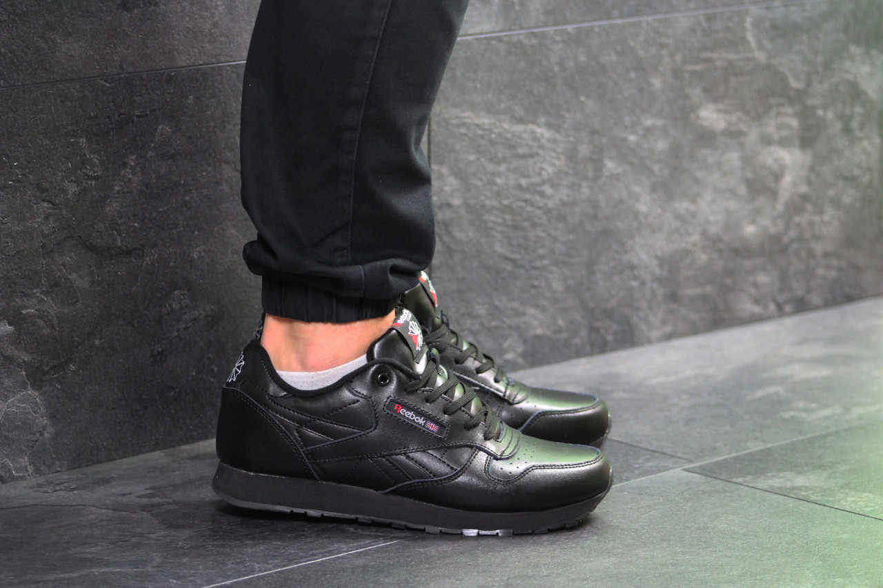 Чоловічі кросівки велетні Reebok Classic чорні 46