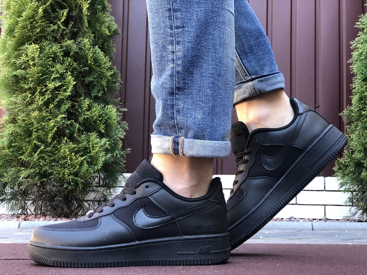 Кросівки чоловічі Nike Air Force Gore-Tex чорні 44